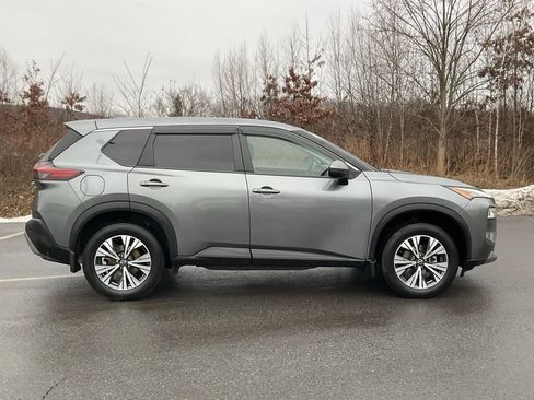 Used 2022 Nissan Rogue SV image 25