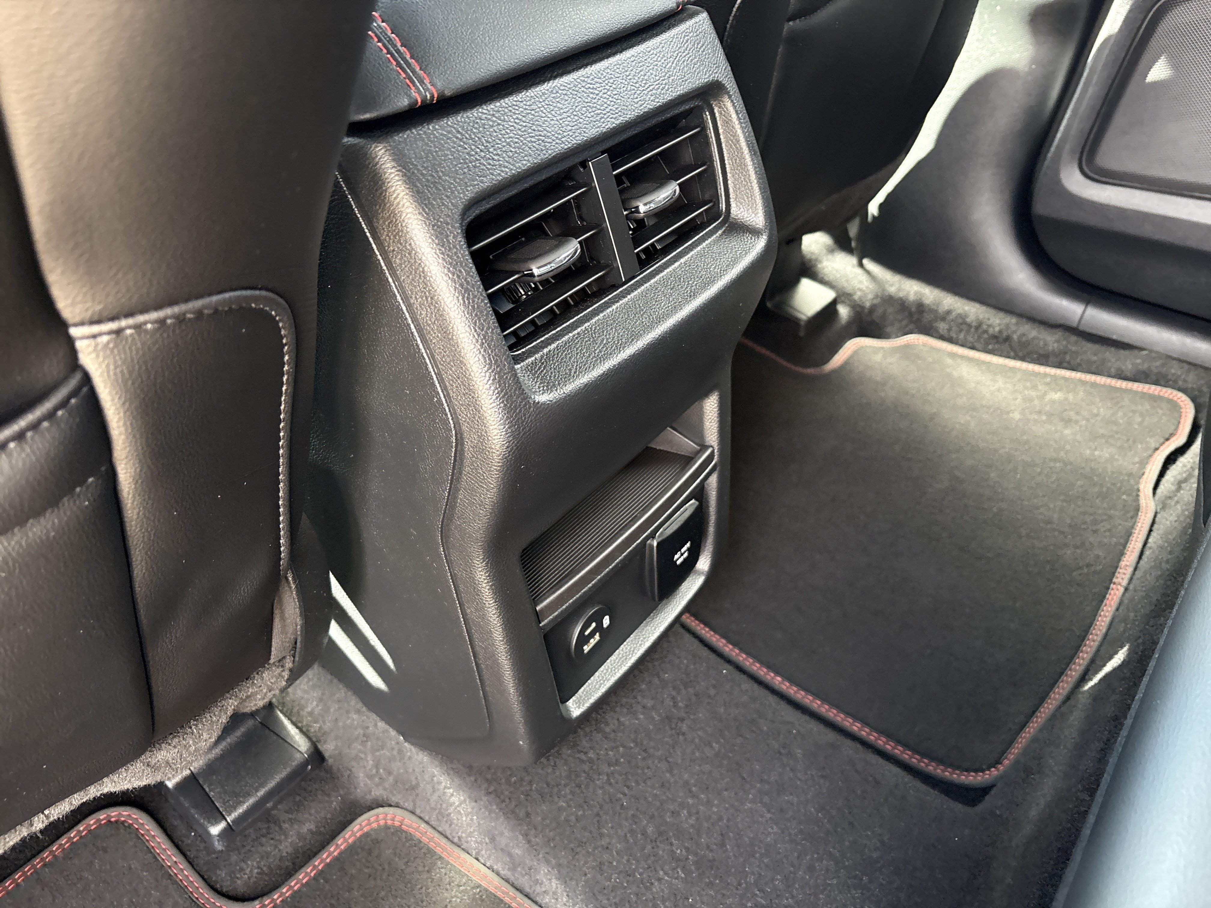 Used 2021 Ford Edge ST-Line AWD/4WD image 16