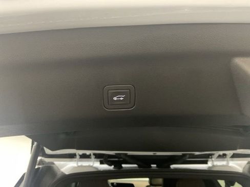 Certified 2026 Chevrolet Suburban High Country image 36