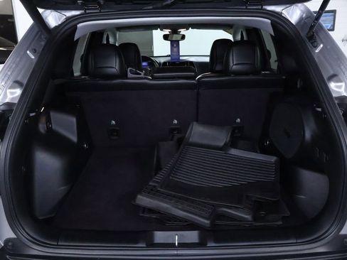 Used 2020 Jeep Cherokee Limited image 17