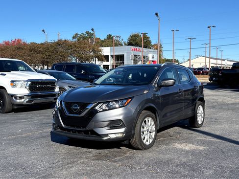 Used 2022 Nissan Rogue Sport SV image 3