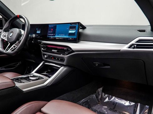 Used 2025 BMW M440i Convertible w/ Premium Package image 19