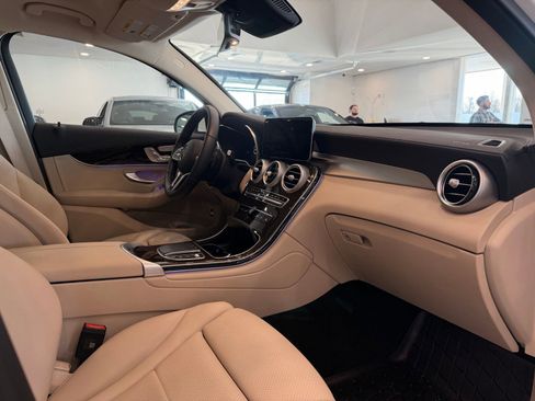 Used 2023 Mercedes-Benz GLC 300 4MATIC Coupe image 7