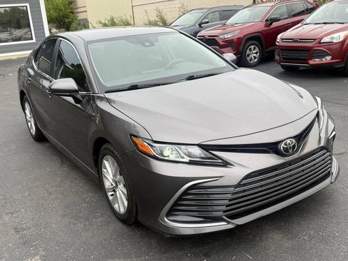 Used 2021 Toyota Camry LE FWD image 7