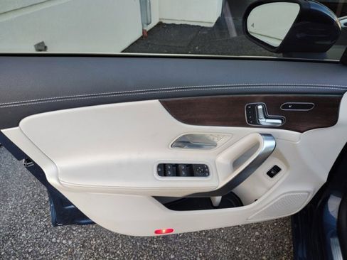 Used 2023 Mercedes-Benz CLA 250 4MATIC image 22