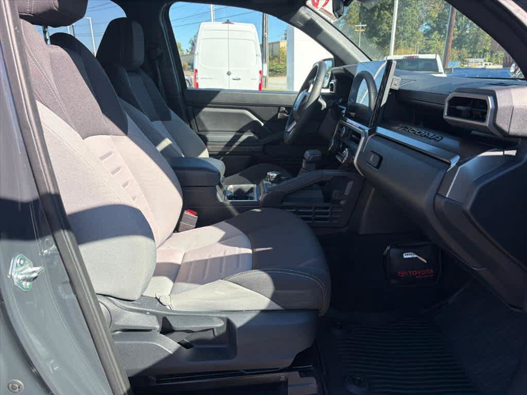 Used 2026 Toyota Tacoma TRD Off-Road AWD/4WD image 6