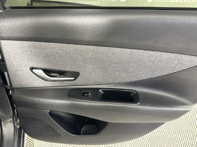 Used 2023 Hyundai Elantra Limited FWD image 25