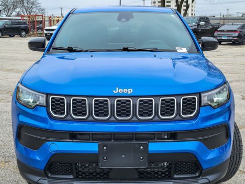 Used 2024 Jeep Compass Sport image 4