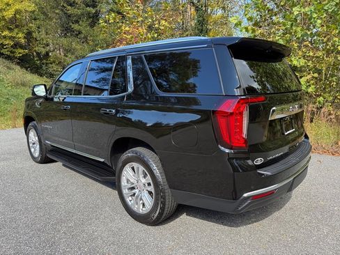 Used 2022 GMC Yukon SLT w/ SLT Premium Package image 8