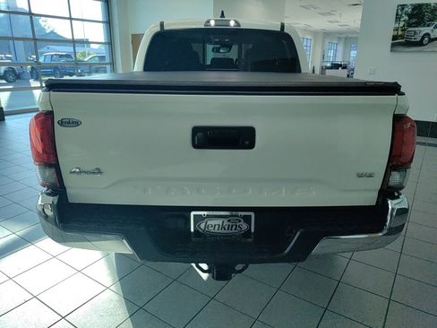 Used 2021 Toyota Tacoma SR5 image 17