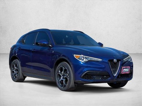 Used 2023 Alfa Romeo Stelvio Ti AWD/4WD image 3