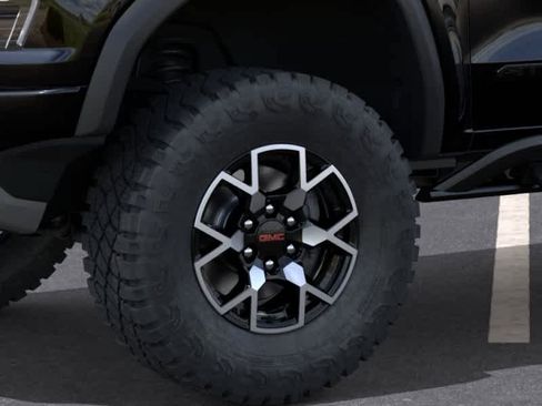 New 2026 GMC Canyon AT4X w/ LPO, Black Badging Package AWD/4WD image 9