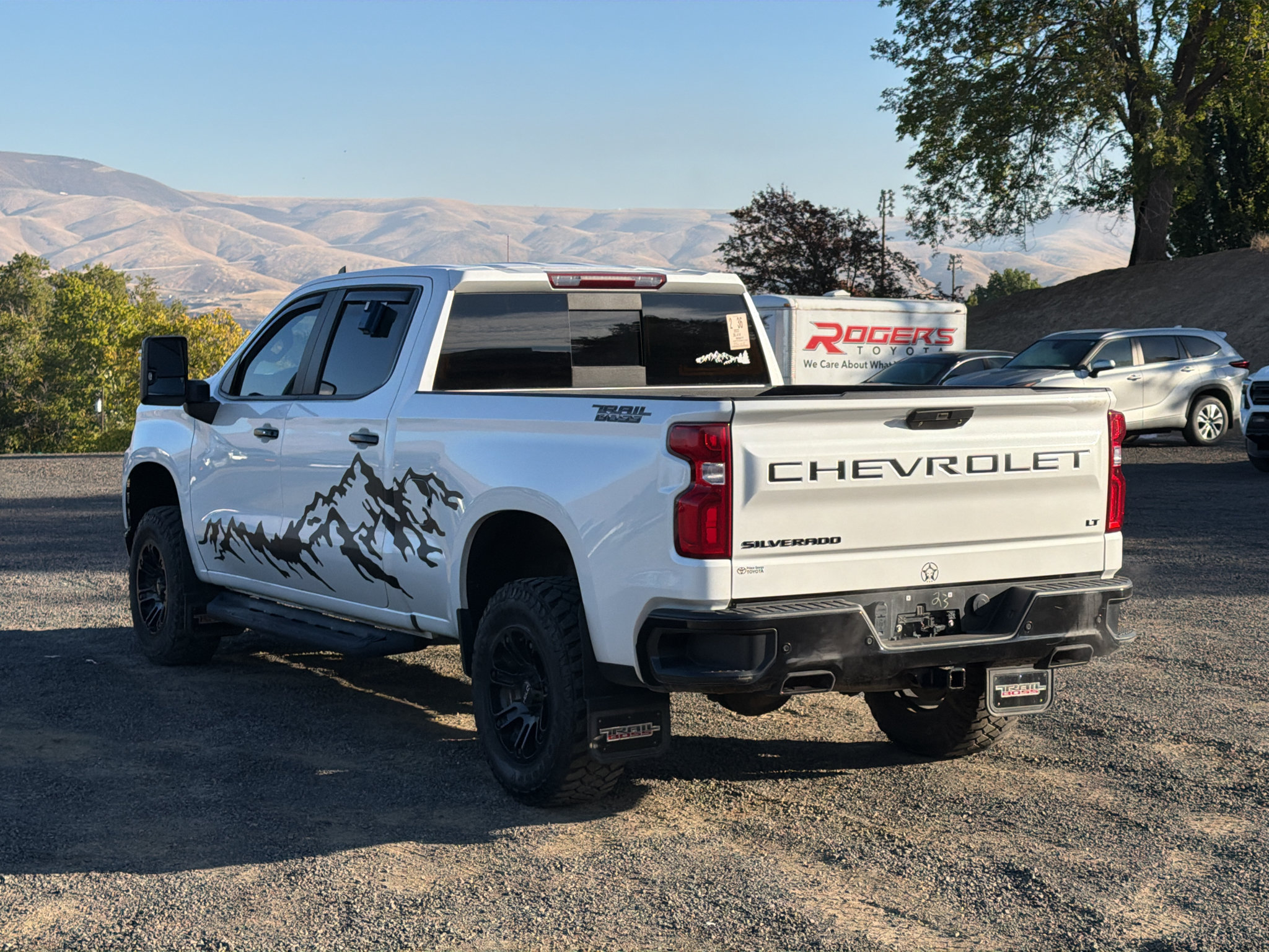 Used 2022 Chevrolet Silverado 1500 LT Trail Boss w/ Convenience Package II AWD/4WD image 9