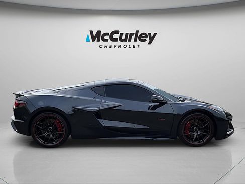 Used 2023 Chevrolet Corvette Z06 RWD image 8