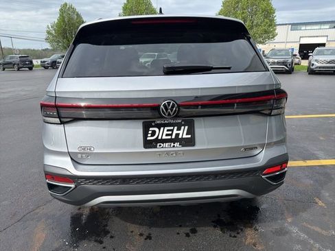 New 2025 Volkswagen Taos SEL AWD/4WD image 5