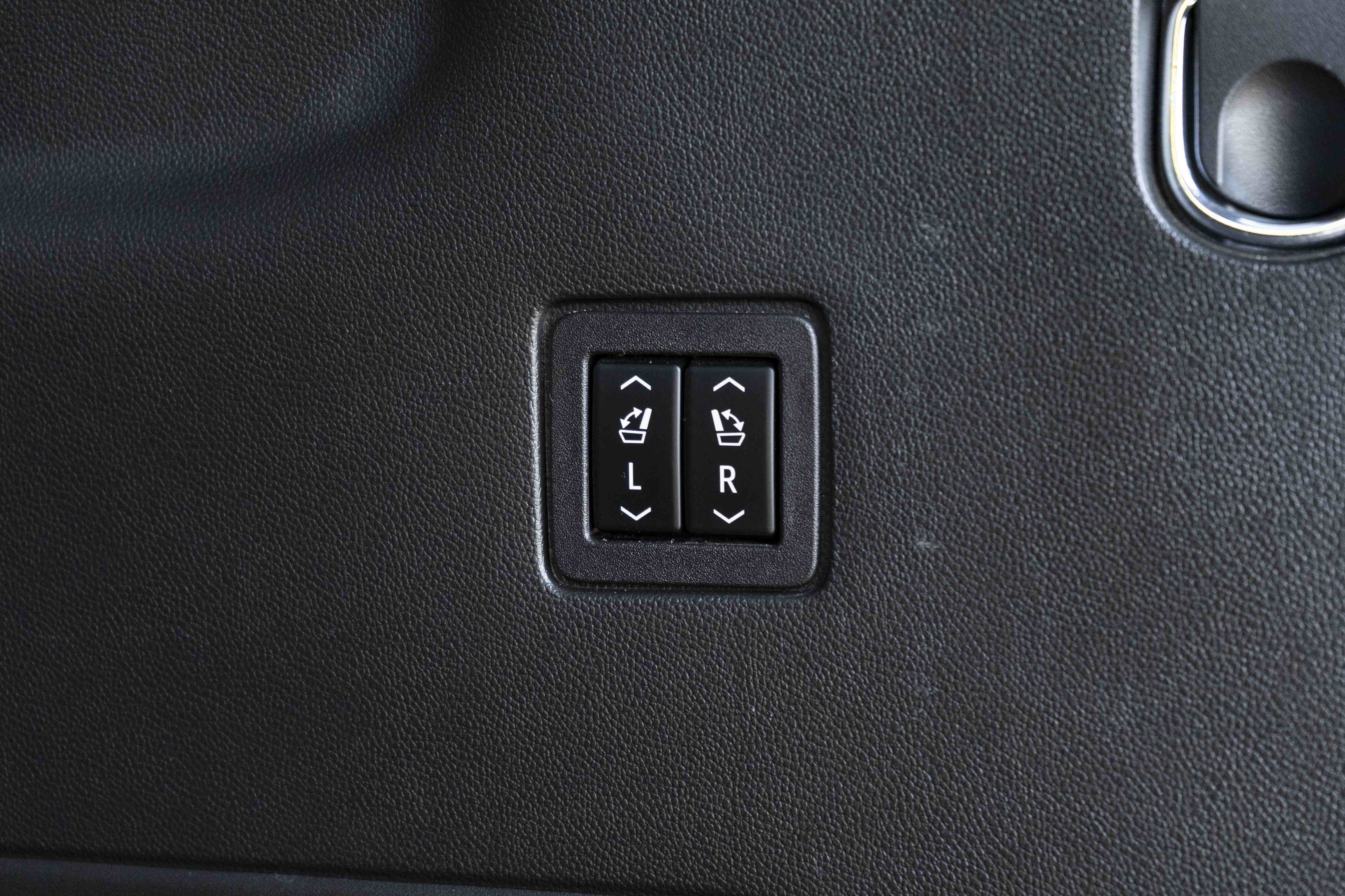 Used 2023 Chevrolet Traverse High Country w/ LPO, Floor Liner Package FWD image 47