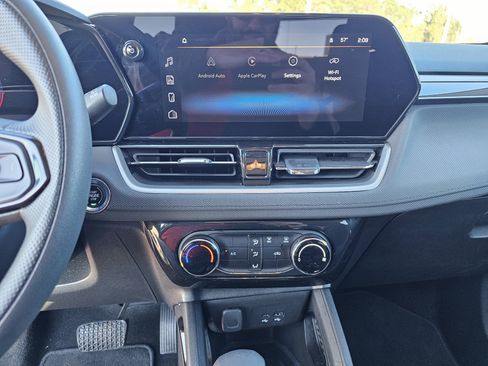 Used 2025 Chevrolet TrailBlazer LT image 24