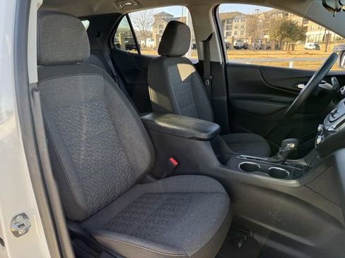 Used 2024 Chevrolet Equinox LT image 32