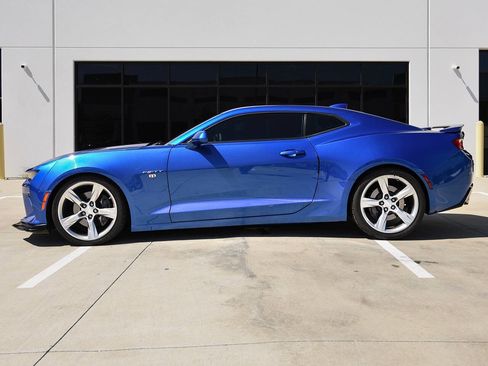 Used 2017 Chevrolet Camaro SS image 6