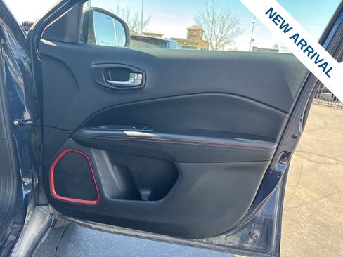 Used 2019 Jeep Compass Trailhawk image 10