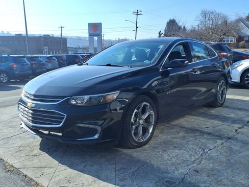 Used 2017 Chevrolet Malibu LT FWD image 5