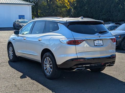 Used 2022 Buick Enclave Premium image 3