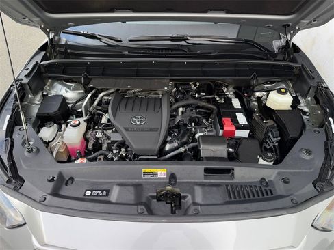 Certified 2023 Toyota Highlander XLE image 22
