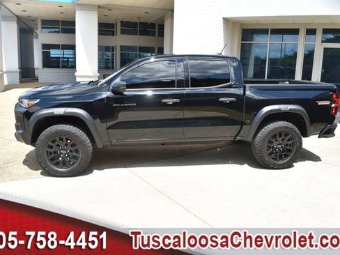 Used 2024 Chevrolet Colorado Trail Boss w/ Advanced Trailering Package AWD/4WD image 6