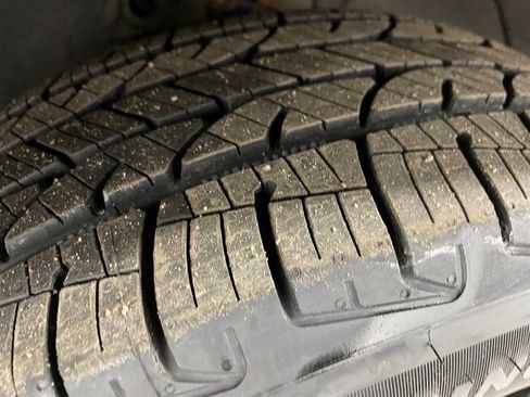 Used 2024 Chevrolet Equinox LS w/ LS Convenience Package image 8