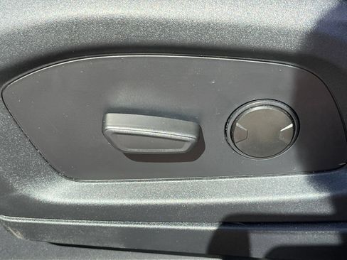 Used 2026 Ford Explorer Active AWD/4WD image 21