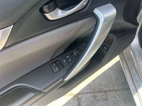 Used 2018 Honda Civic Touring image 11