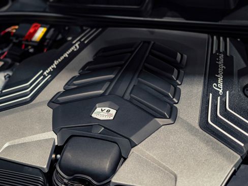 Used 2023 Lamborghini Urus Performante AWD/4WD image 38