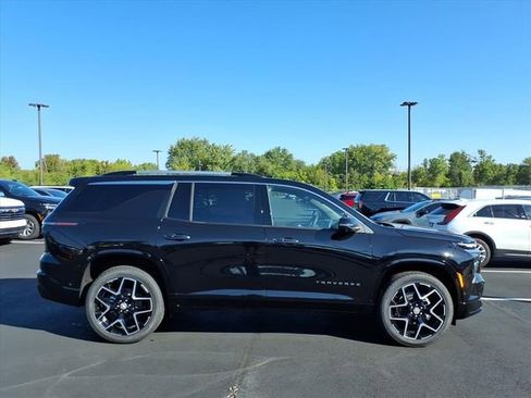 New 2026 Chevrolet Traverse High Country w/ LPO, Floor Liner Package AWD/4WD image 2