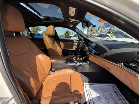 Used 2020 BMW 330i Sedan w/ M Sport Package RWD image 31