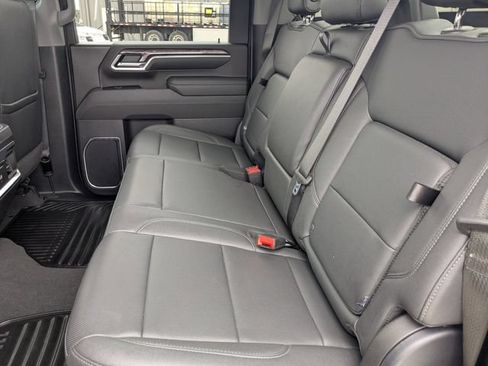 Used 2025 Chevrolet Silverado 2500 LTZ w/ LTZ Convenience Package AWD/4WD image 13