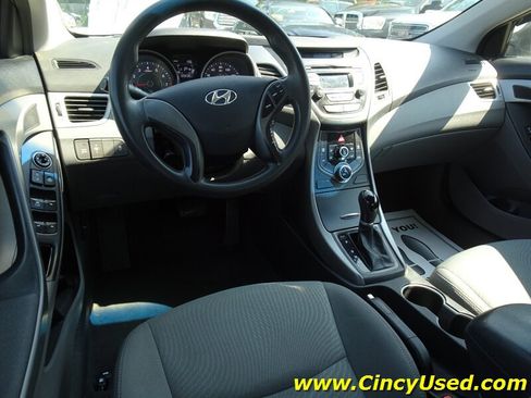 Used 2014 Hyundai Elantra SE FWD image 9