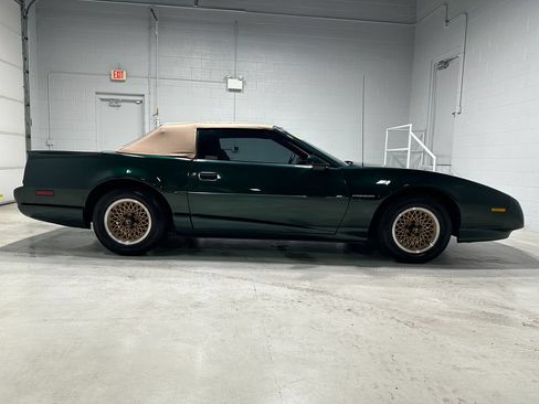 Used 1992 Pontiac Firebird Convertible RWD image 2