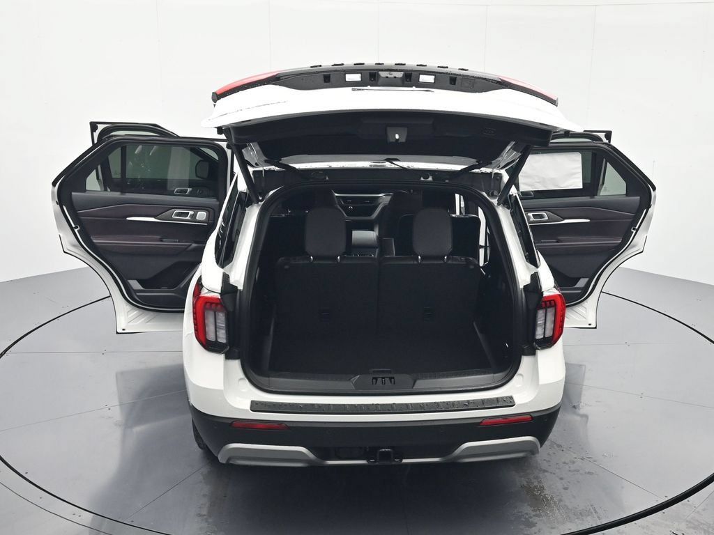 New 2026 Ford Explorer Platinum RWD image 46