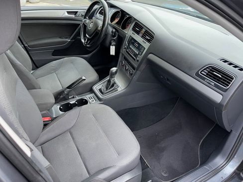 Used 2016 Volkswagen Golf S image 20