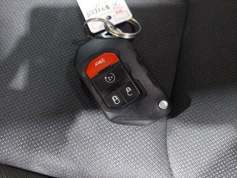 Used 2020 Jeep Wrangler Unlimited Sahara w/ Cold Weather Group image 20