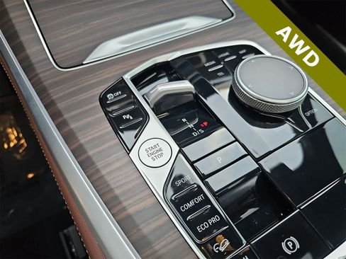 Used 2025 BMW X5 xDrive40i w/ Parking Assistance Package image 21