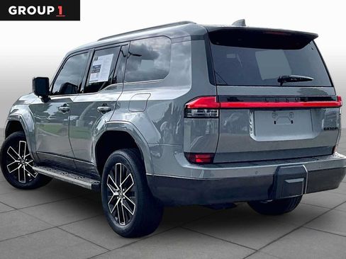 Certified 2025 Lexus GX 550 w/ Cold Area Package AWD/4WD image 10