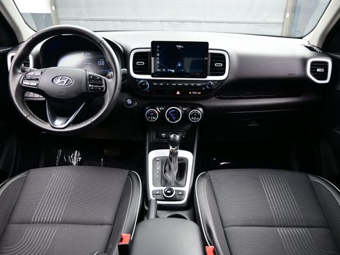 Certified 2025 Hyundai Venue Limited image 16