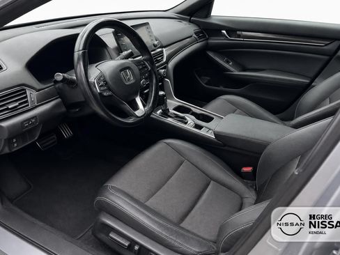 Used 2019 Honda Accord Sport image 12