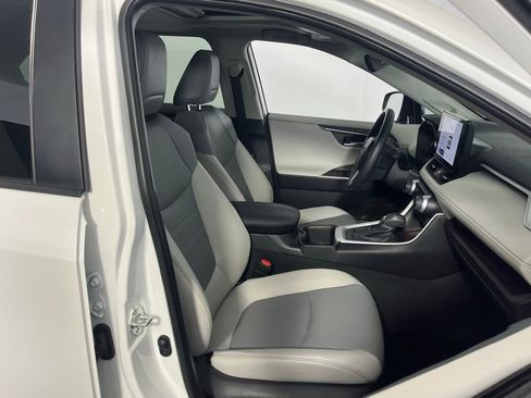 Used 2024 Toyota RAV4 Limited image 29