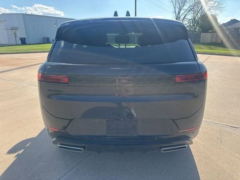 Used 2025 Land Rover Range Rover Sport Dynamic SE image 4