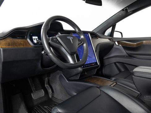 Used 2019 Tesla Model X 75D image 14