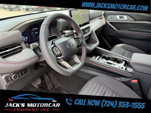 Used 2025 Ford Explorer ST-Line w/ ST-Line Street Pack AWD/4WD image 27