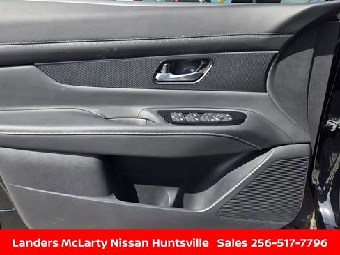 Used 2025 Nissan Murano SV image 21