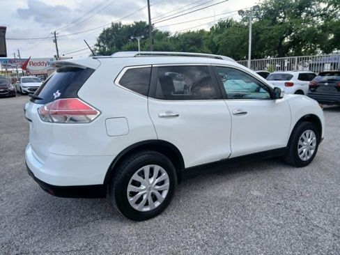 Used 2016 Nissan Rogue S w/ Appearance Package FWD image 5